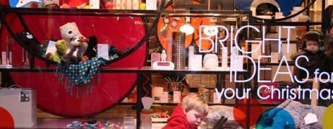 Milo in Christmas window close up image belongs to creative tourist dot com