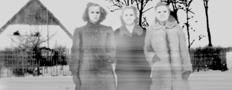 122007: "Drei Frauen" (Three Women), 2008, Inkjet, 227 x 150 cm