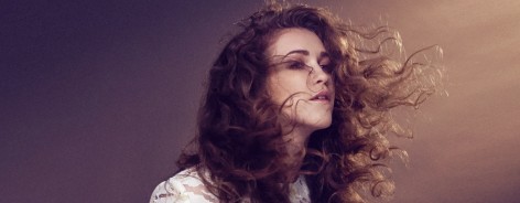 photo of singer Rae Morris