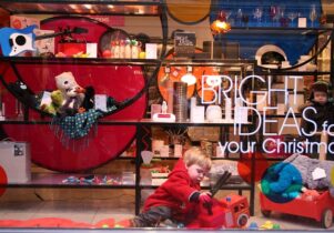 Milo in Christmas window close up image belongs to creative tourist dot com