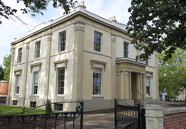 The exterior of Elizabeth Gaskell's Hosue