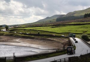 The shoreline next to Woodhead pass