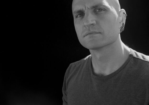 Author China Mieville; photo by Katie Cooke.