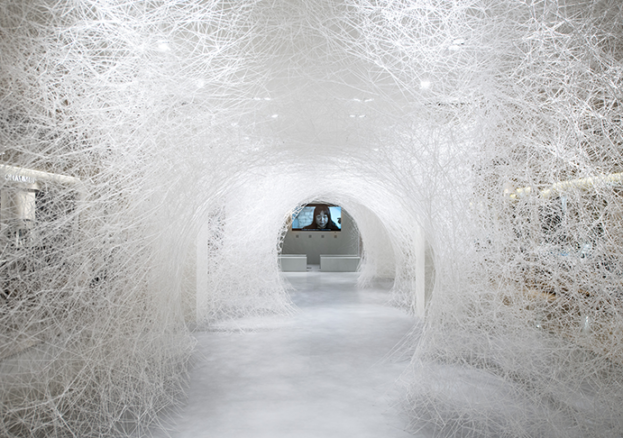 Chiharu Shiota, Memory of the Ocean, 2017. Le Bon Marche, Paris, France. Installation – white wool wires. Photo by Gabriel de la Chapelle. Copyright vg Bild Kunst Bonn 2017 and the artist