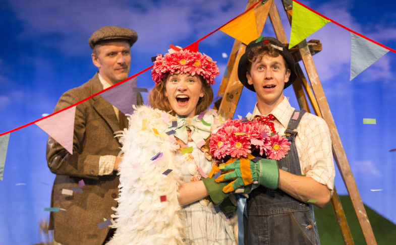 Cast members from The Scarecrows' Wedding