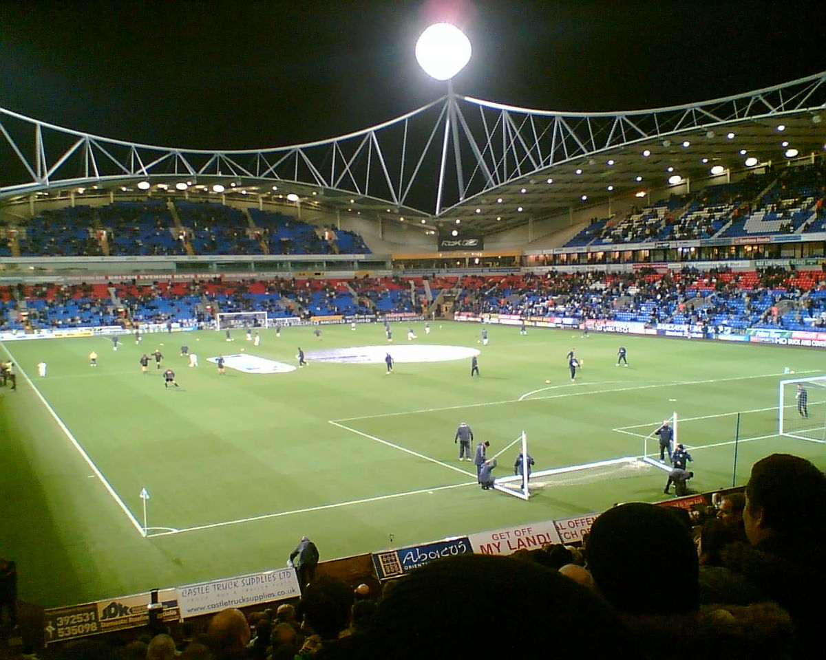 bolton reebok stadium restaurants