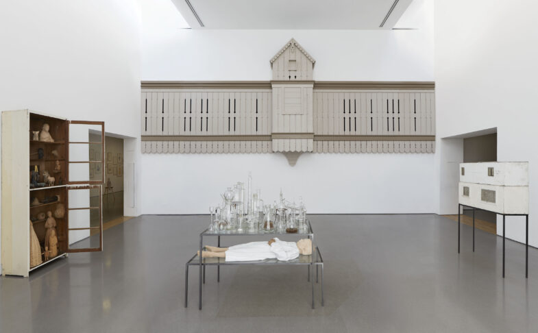 Paloma Varga Weisz: Bumped Body at the Henry Moore Institute in Leeds