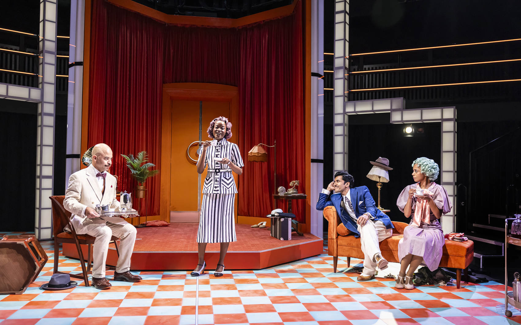Private Lives at Octagon Theatre Bolton