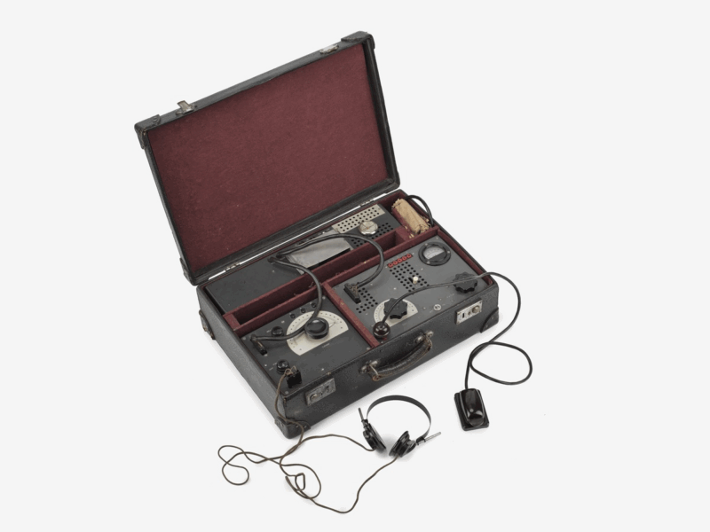 IWM Suitcase radio