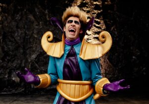 Richard David-Caine as Dr Big Brain in Horrible Science.