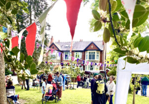 Central greenwalk and visitors