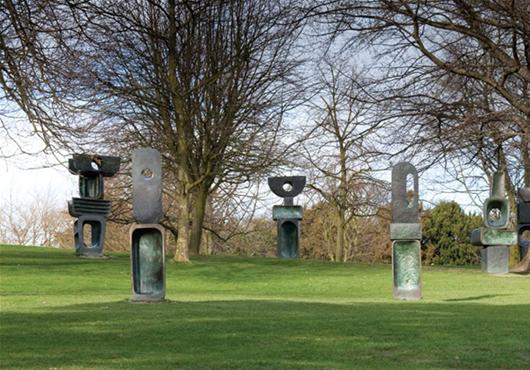 Barbara Hepworth sculpture on the grass at Yorkshire Sculpture Park, family drawing
