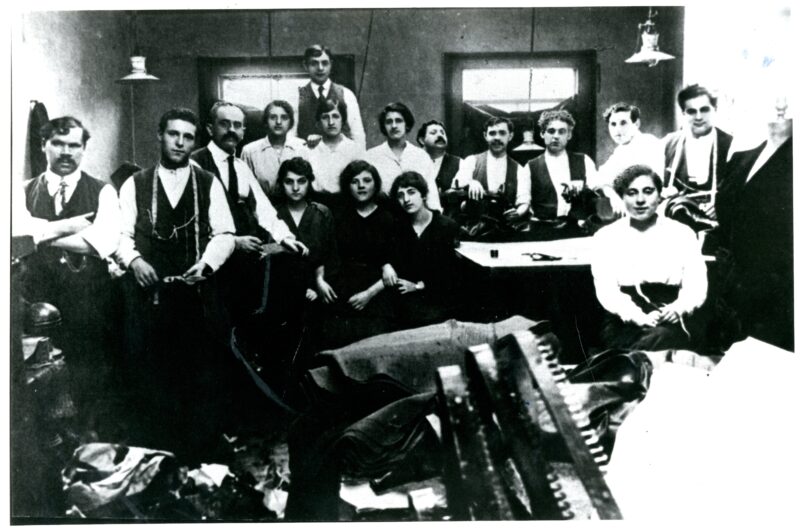 Jewish tailors, before 1914 @ People's History Museum